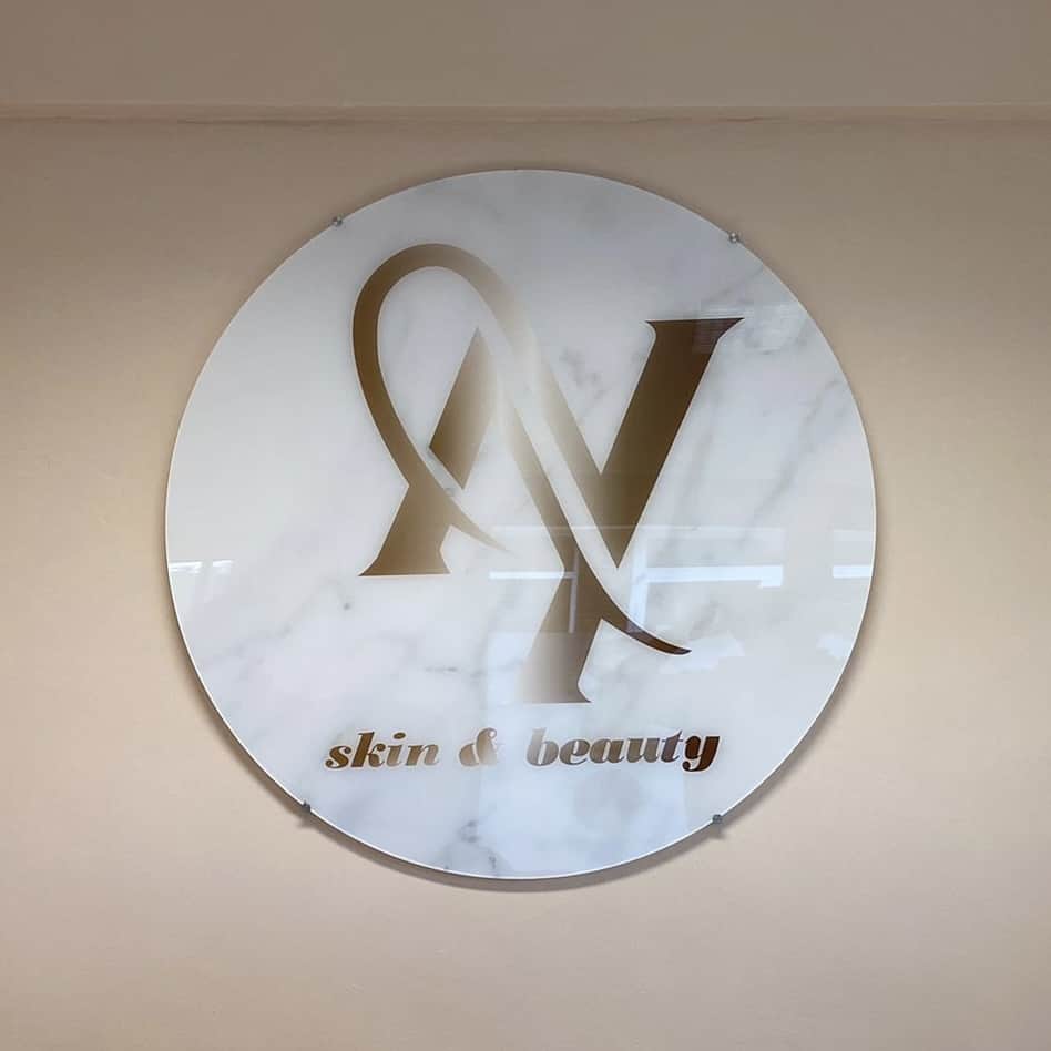 Glamorous acrylic sign / wall sign / wall logo up to 1.50m round - Image 11